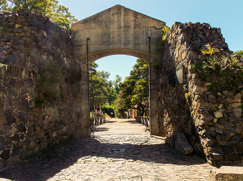 Portal e Muralha - Colonia del Sacramento | Uruguai