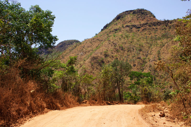 Estrada para a Cachoeira Anjos e Arcanjos