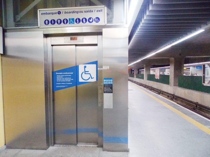 Elevador para deficientes | Metrô de São Paulo
